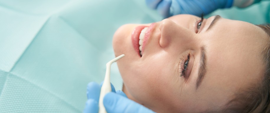 Pacjentka u dentysty podczas wizyty