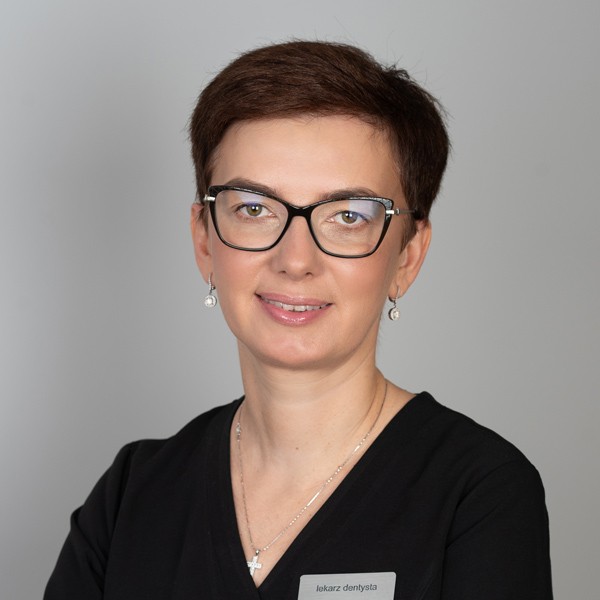 adenta olena khoroshylova